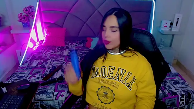 Carolaine01 online show from September 10, 9:48 pm