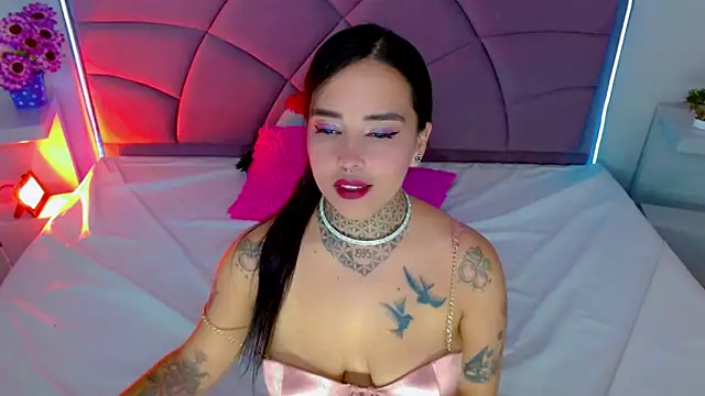 Carolaine01 online show from September 17, 8:07 pm