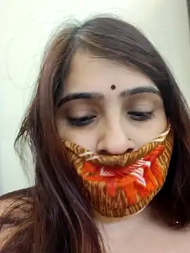 shreya1765 online show from December 21, 3:44 am