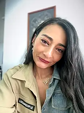 BELLA--26 online show from November 1, 4:22 pm