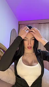 Maddy Jones online show from March 14, 4:02 am