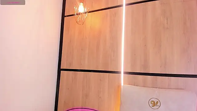 ashlyn parker online show from December 3, 8:33 pm