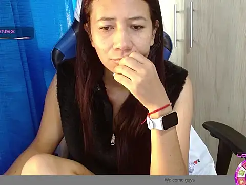 Danielagomez33 online show from March 9, 12:19 pm