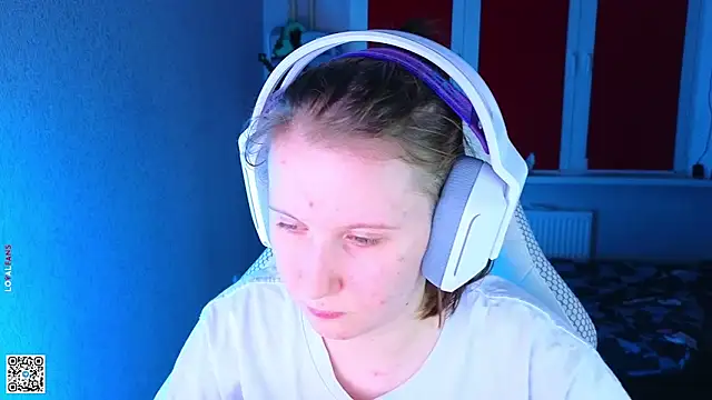 mon lola online show from September 16, 4:37 pm