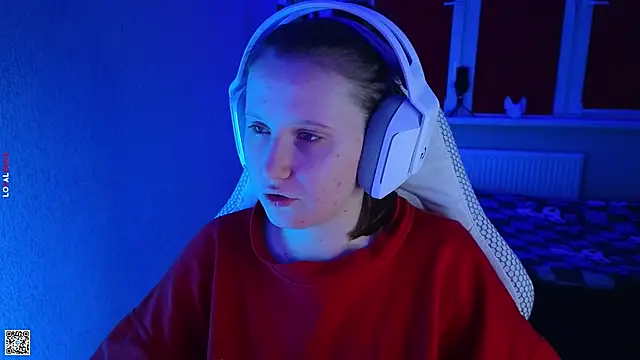 mon lola online show from October 14, 3:25 pm