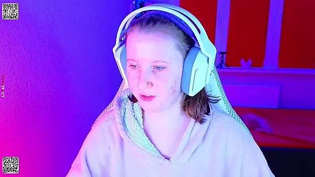 mon lola online show from November 30, 4:55 pm