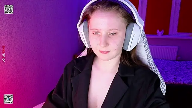 mon lola online show from April 14, 4:07 pm