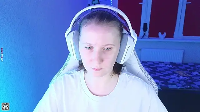 mon lola online show from October 10, 4:34 pm