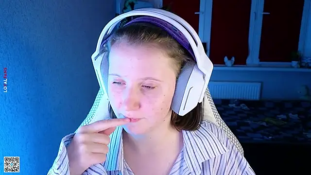 mon lola online show from October 3, 6:46 pm