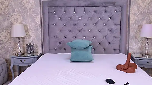 LexiRiley online show from February 23, 7:19 am