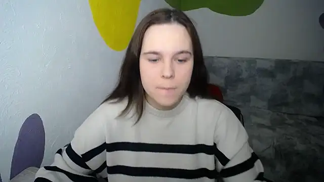 mini girly online show from December 5, 1:45 pm