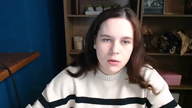 mini girly online show from December 17, 1:04 pm