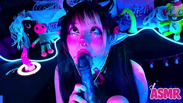 LaytonBox online show from October 12, 2:19 pm