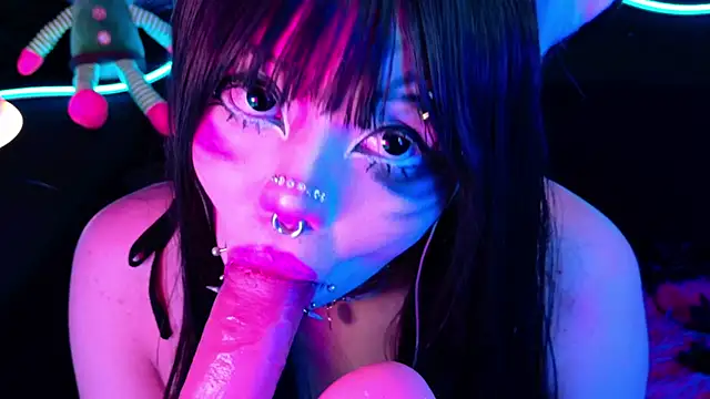 LaytonBox online show from October 2, 1:38 pm