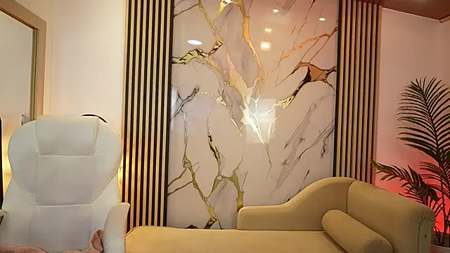 Emma Walkerr  online show from April 10, 7:09 pm