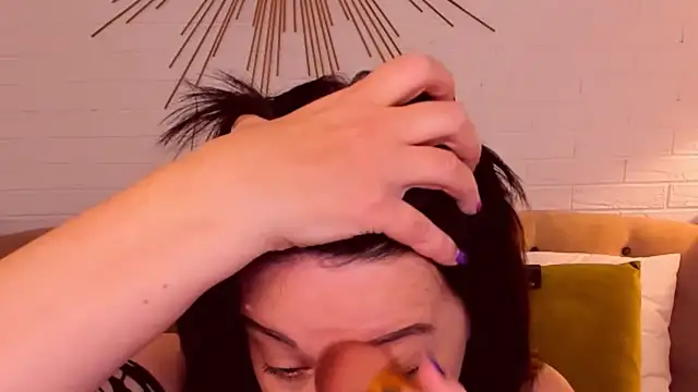 SarahGrays online show from March 19, 4:06 am