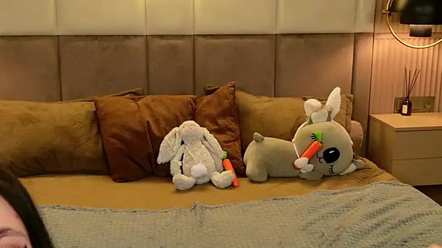 EmmaLawrens online show from April 10, 10:43 am