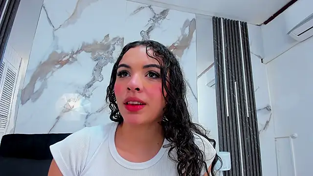 Kim Lennon online show from October 14, 3:47 pm