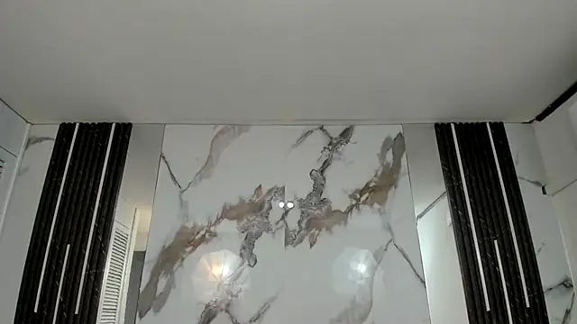 Kim Lennon online show from September 18, 2:37 pm