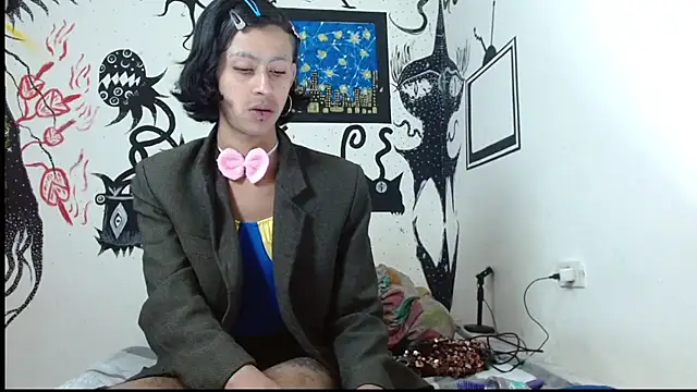 Naicollsxxx online show from October 7, 3:11 am