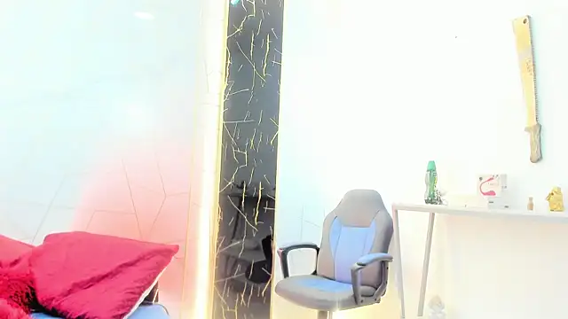 gabriela cortez online show from February 26, 3:27 am