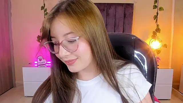 Dahlia Rousse online show from November 4, 10:59 pm