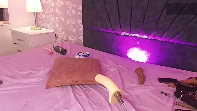 SalomeSimonz online show from June 8, 1:28 am