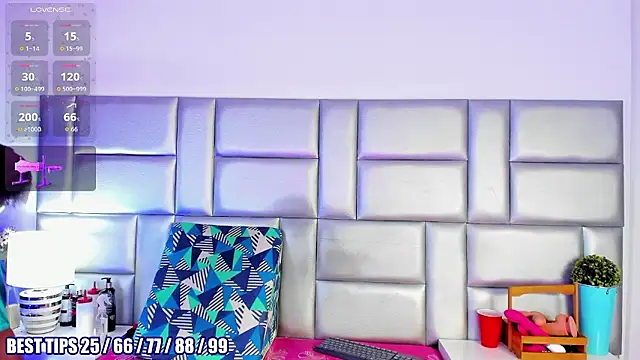 LovelyNickii online show from January 19, 1:51 pm