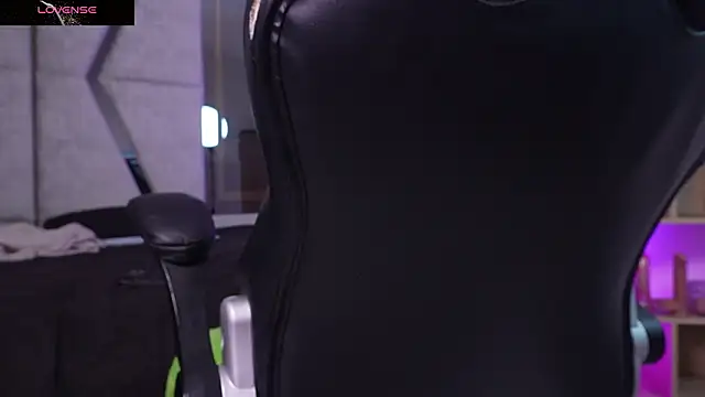 CleeoAdams  online show from February 13, 6:26 am