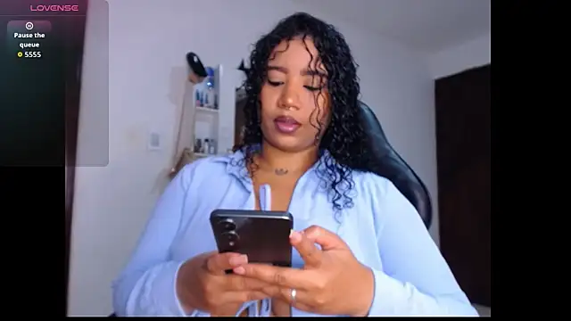 leslycarsson online show from October 23, 1:00 am