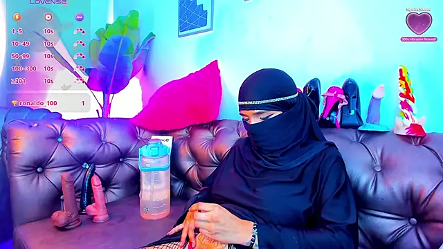 azahara faraah online show from October 6, 6:12 pm