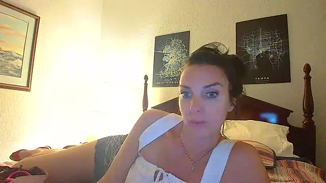 KattyFR online show from March 20, 1:32 am