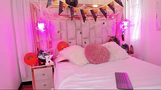 Katalina Evans online show from October 29, 12:31 pm