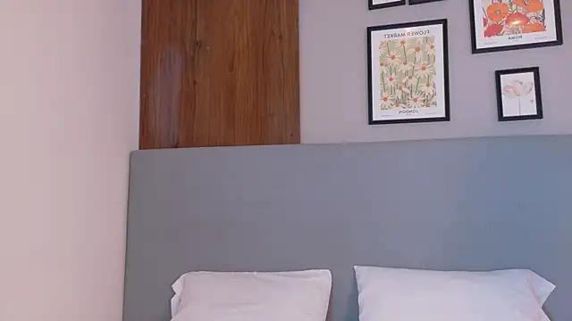 IsabellaPorcella online show from December 1, 11:47 am