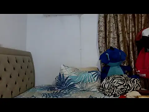 sweethoneytsx online show from February 25, 11:36 pm