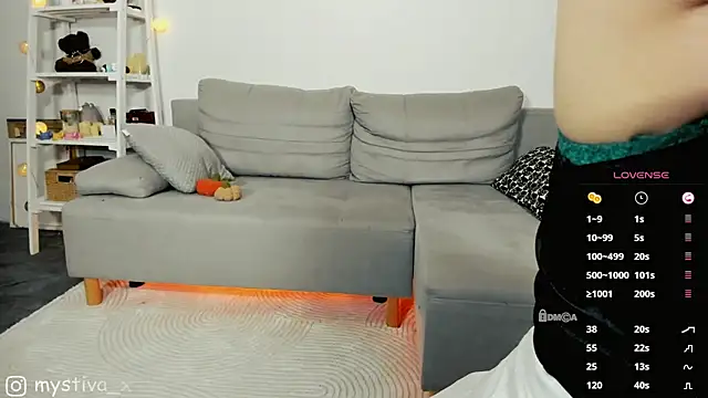 EliyaX online show from October 14, 4:42 pm