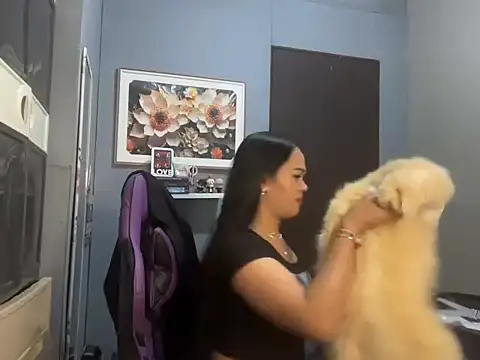 SophiaCourthaway online show from November 18, 5:47 pm