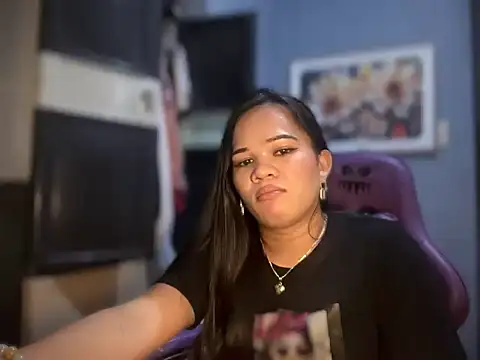 SophiaCourthaway online show from April 8, 10:23 pm