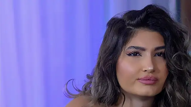 SarahPeach8 online show from October 9, 4:27 am