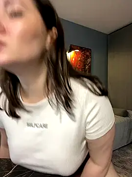 Kiss My Body online show from November 9, 6:37 pm