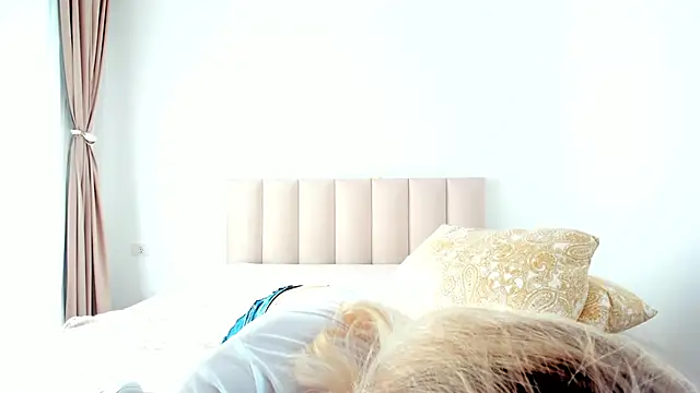 Saradiamond1 online show from November 25, 9:22 am