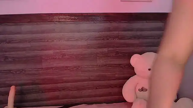 AdaaMillan online show from February 19, 7:57 pm