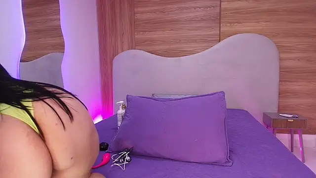 Auroraa miller online show from March 20, 3:11 am