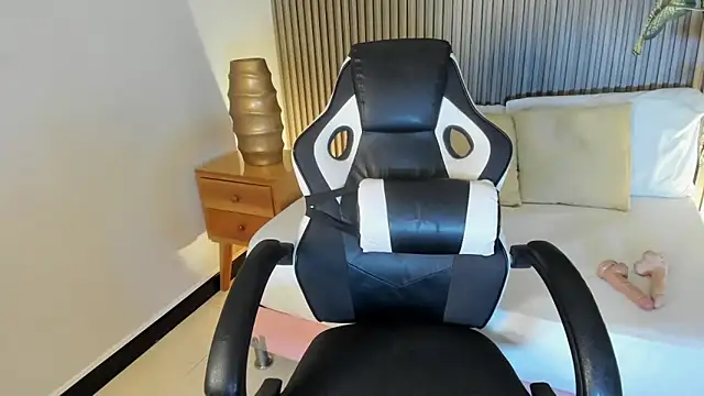 adarna13  online show from November 12, 7:45 pm