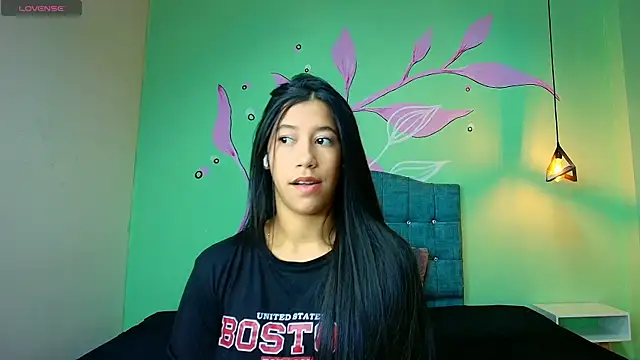 Connie Bell online show from November 3, 6:45 pm