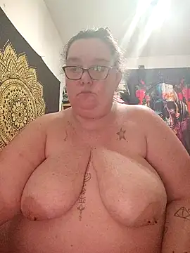 diosacurvy1984 online show from March 22, 6:47 pm