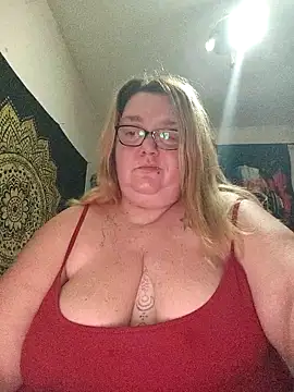 diosacurvy1984 online show from February 2, 11:37 pm