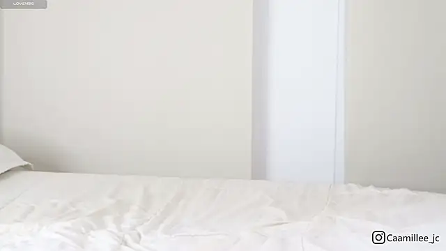 caamillee  online show from December 5, 4:34 am