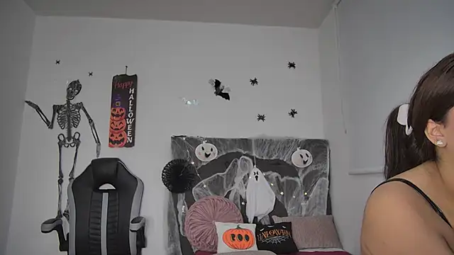 AmandaBrooks 18 online show from October 16, 1:41 am