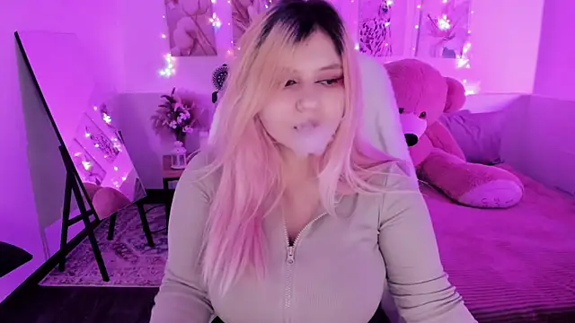 DiaAngell online show from April 7, 7:38 pm